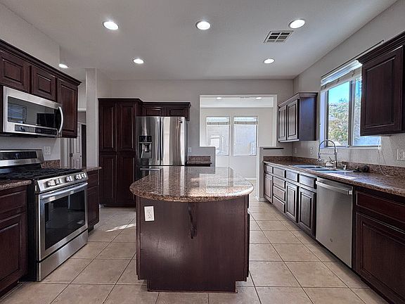 2nd image of 11235 Fiesole St