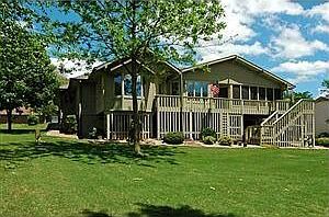 3rd image of 19 Dalton Dr