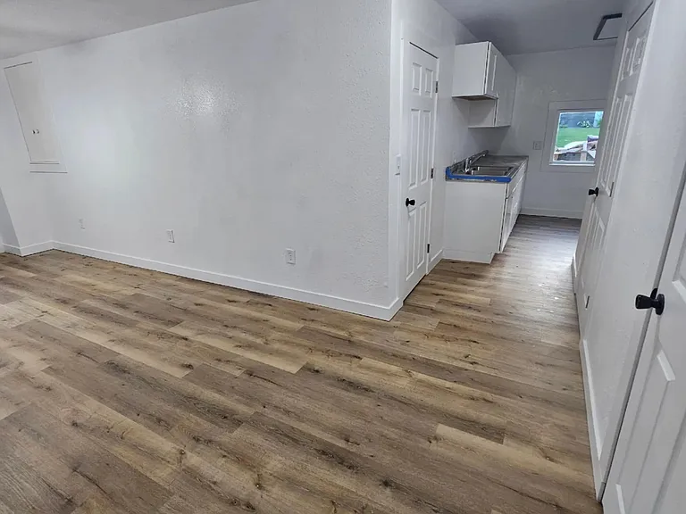 111 W State St #8 — Photo 1