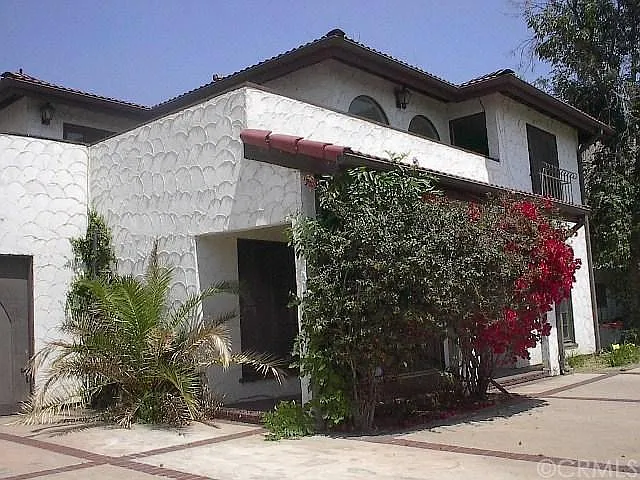 3082 Belvedere Dr — Photo 2