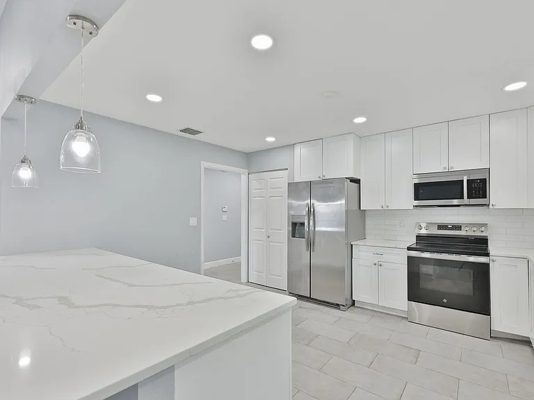 8433 Somerset Dr — Photo 7