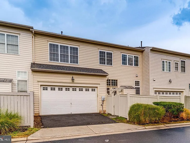 24909 Pinebrook Rd — Photo 34