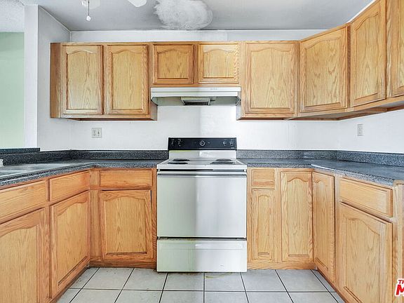 2nd image of 919 N Inglewood Ave APT 17
