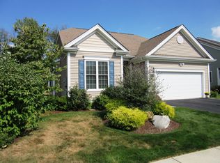 532 Putting Green Ln, Oxford, CT 06478