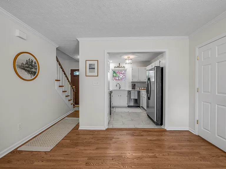1132 Dunbarton Ln — Photo 31