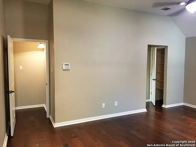 533 Thoreau Trl — Photo 18