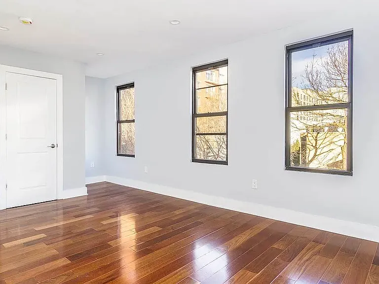 49 Albany Ave #2 — Photo 7