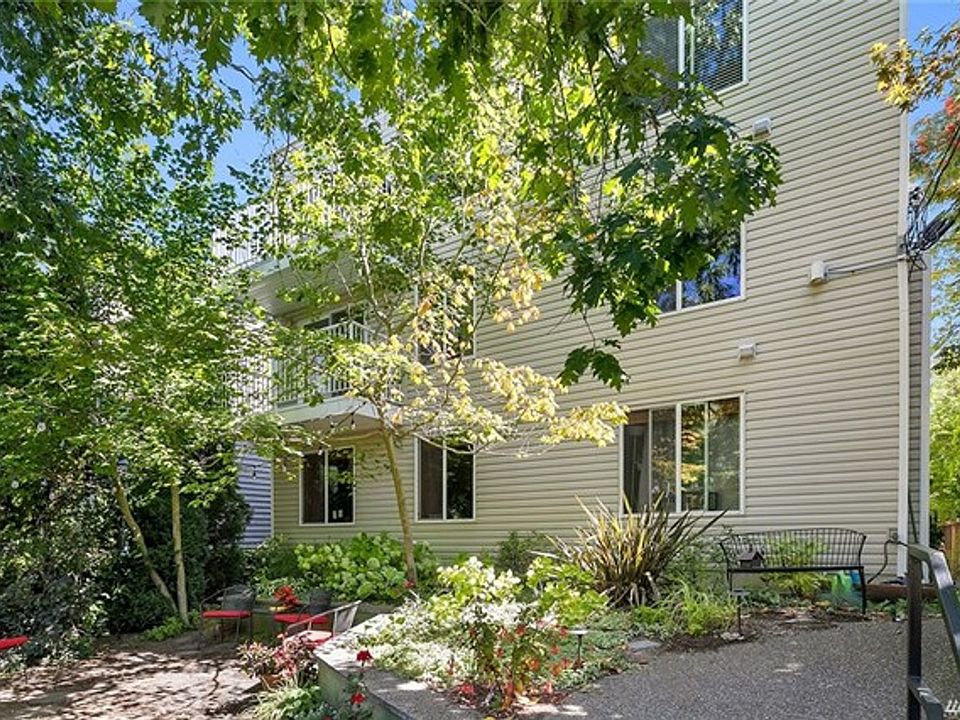 1st image of 3228 21st Ave W APT 201
