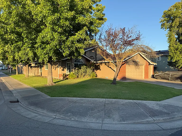 8932 Blue Grass Dr — Photo 1
