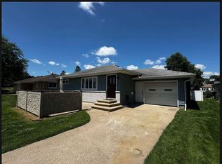 812 W 4th St, Sumner, IA 50674