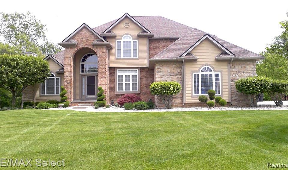 1st image of 9119 Hidden Oaks Dr