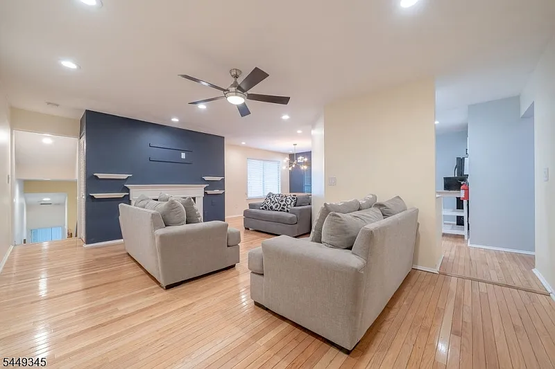 1 bed, 1.5 bath, $3,000 — Photo 4