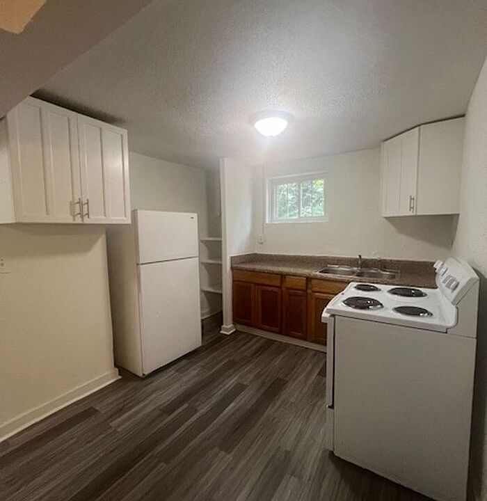 1st image of 212 W Wood St #B