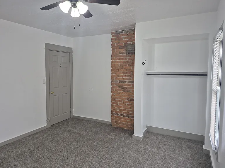 569 E Whittier St — Photo 10
