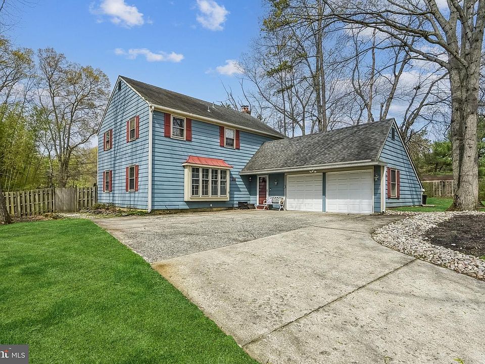1st image of 28 Doncaster Ct