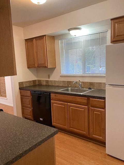 2nd image of 8122 SW 31st Ave