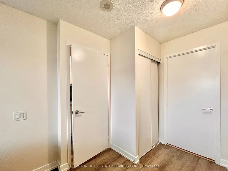 29 Singer Ct #710 — Photo 16