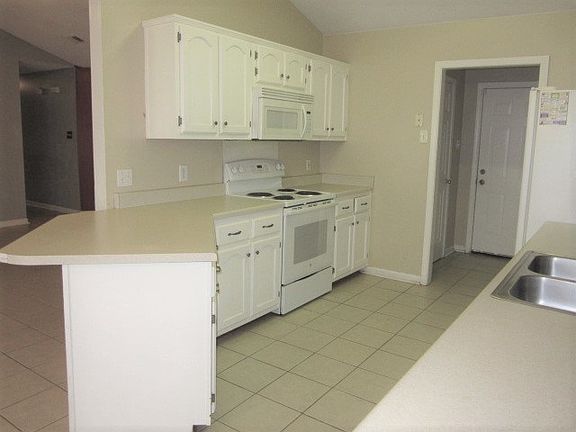 4th image of 106 Roseleigh Cv