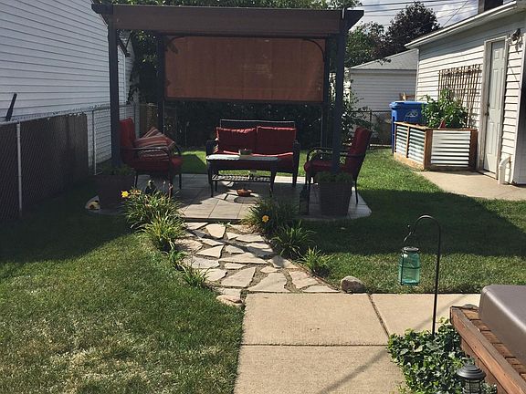 3rd image of 6169 N Silvery Ln