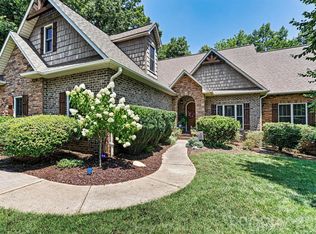 6212 Hayden Dr, Hickory, NC 28601