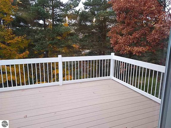 5th image of 46 Wildwood Meadows Dr
