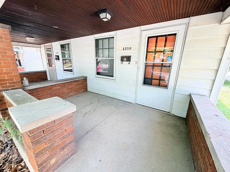 1250 N Colorado Ave — Photo 3