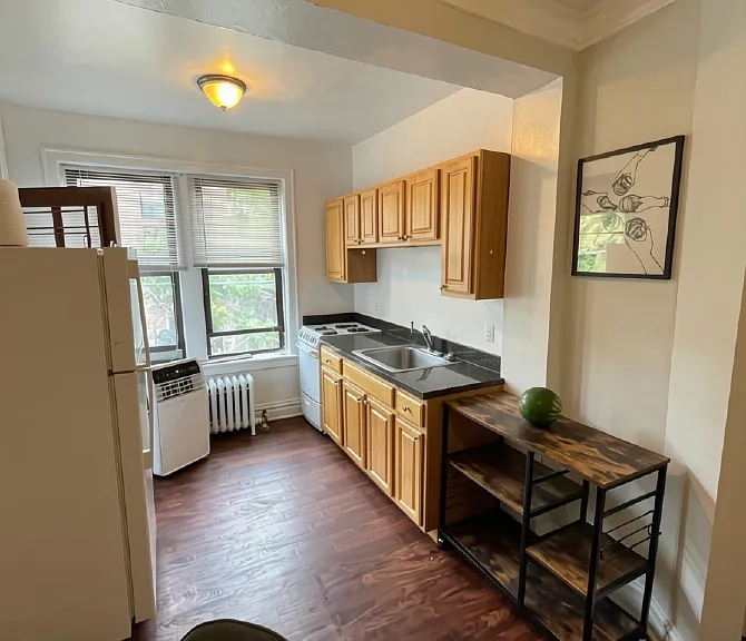 639 W Roscoe St #P2 — Photo 2