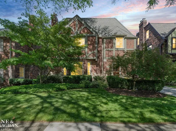 286 McKinley Ave, Grosse Pointe Farms, MI 48236