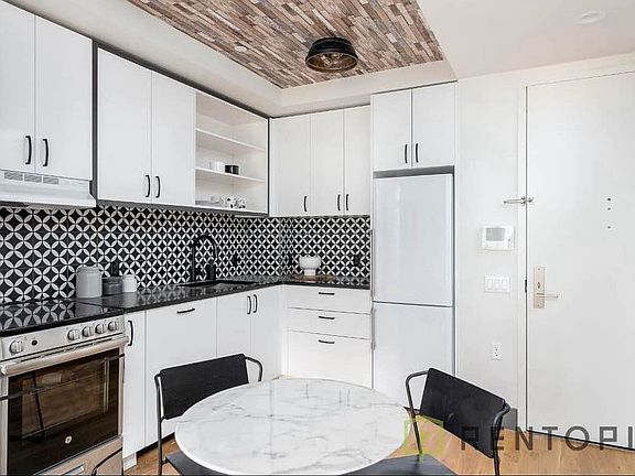 4th image of 340 Evergreen Ave APT 518