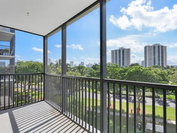 3101 N Country Club Dr APT 504, Aventura, FL 33180