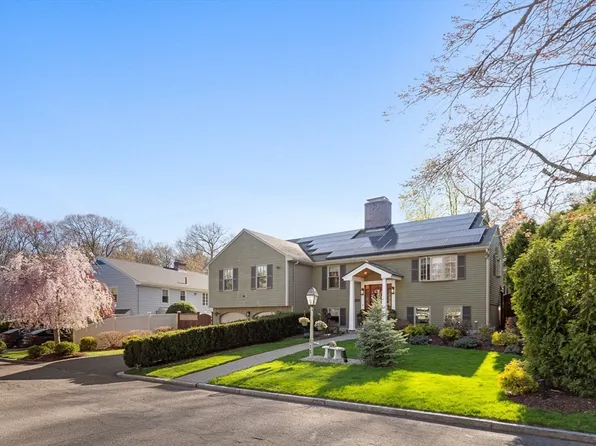 115 Ellis Farm Ln, Melrose, MA 02176
