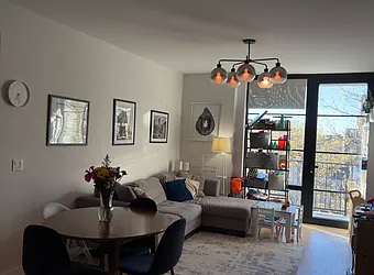 264 Webster Avenue, #604