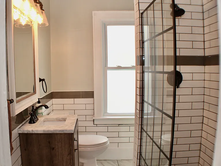 310 College St #1 — Photo 6