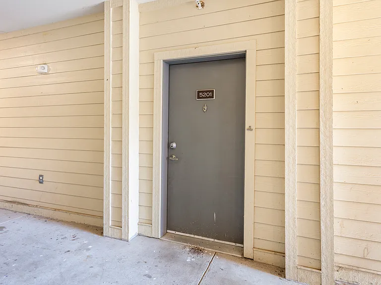 Hawks Landing Apartments — Photo 76