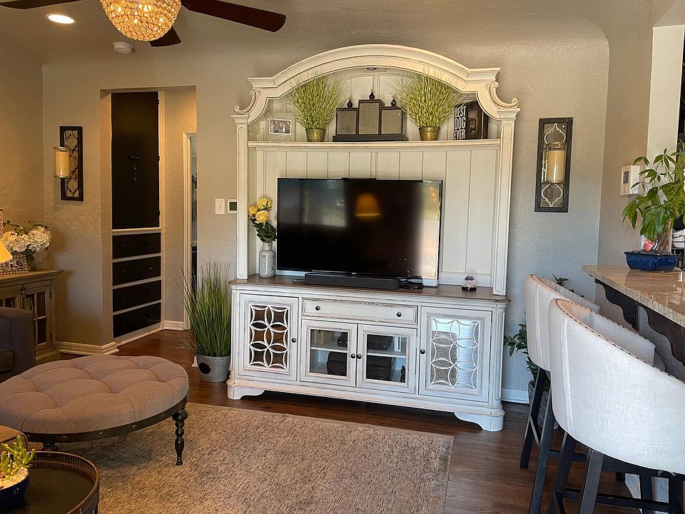 Upstairs Living Area