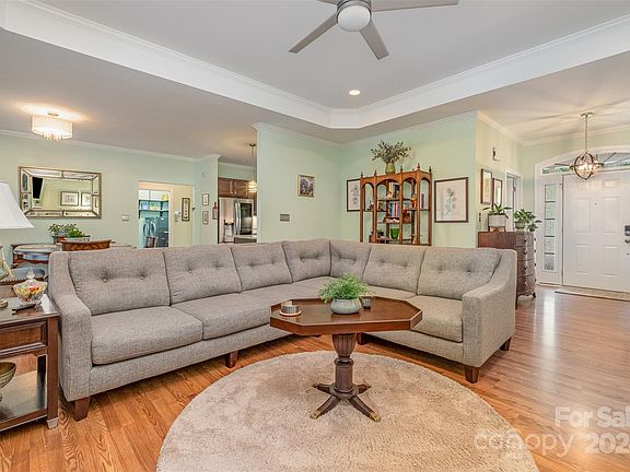5th image of 210 Stafford Estates Dr
