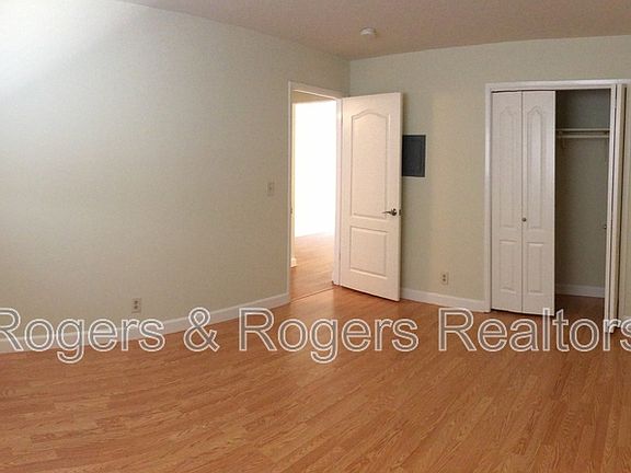 2nd image of 3670 Greenlee Dr APT 2
