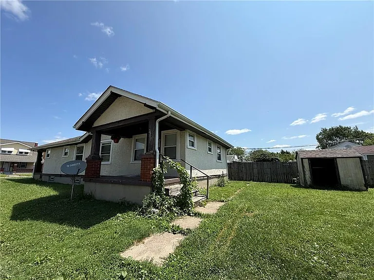 2406 Glenarm Ave — Photo 1