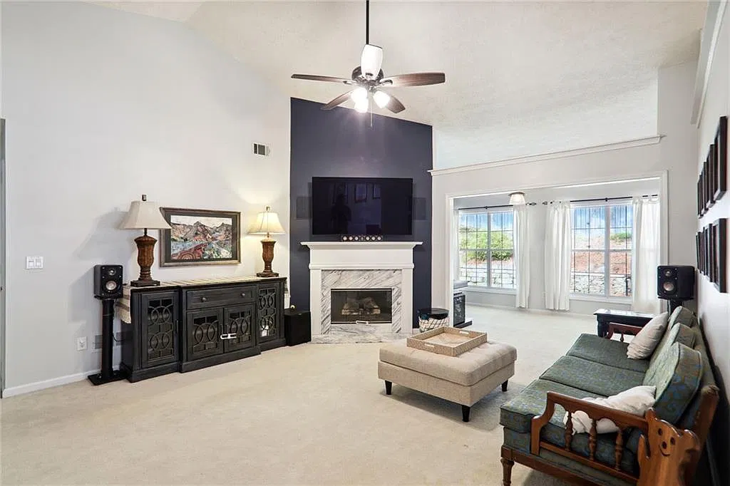 3 bed, 1791 sqft, $2,500 — Photo 3