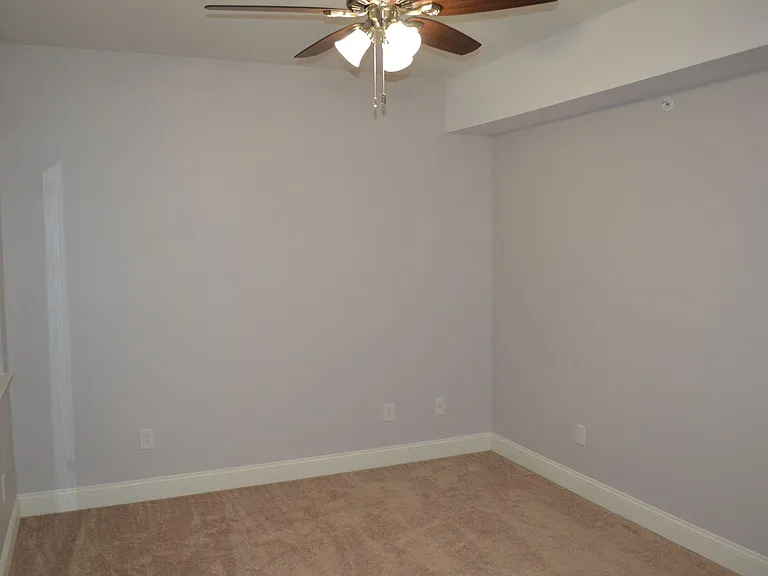 156 Lambert Dr — Photo 33