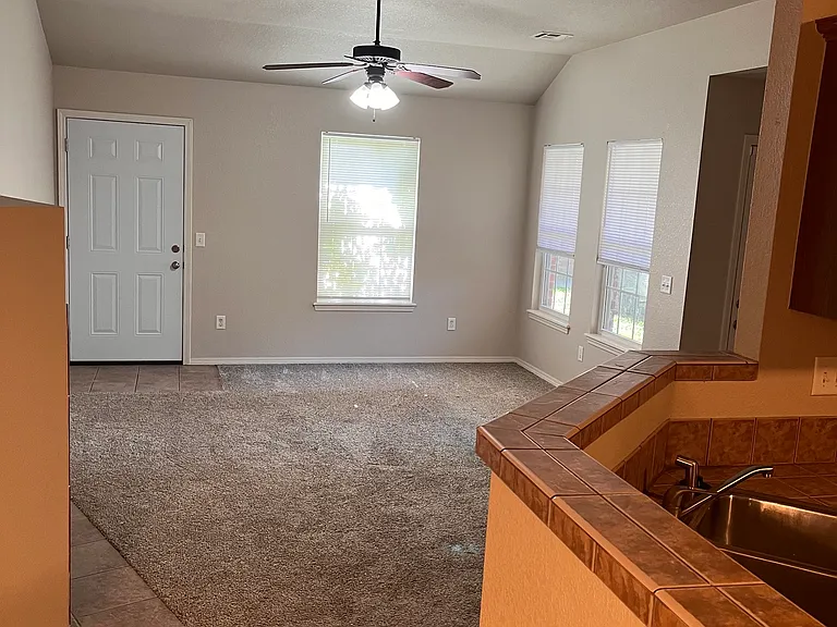 2782 W Wildwood Dr — Photo 2