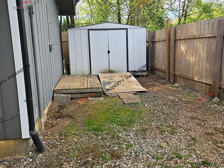 212 Galaxie Rd — Photo 4