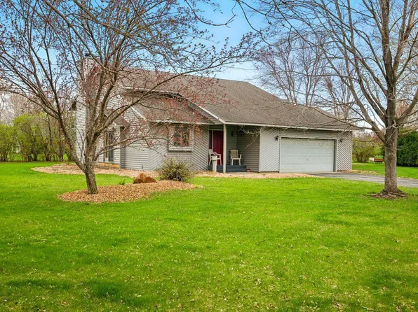 5716 Blue Jay Ct, Saint Cloud, MN 56303