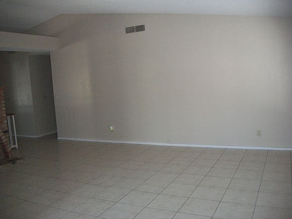 3rd image of 6213 Budnick Cir