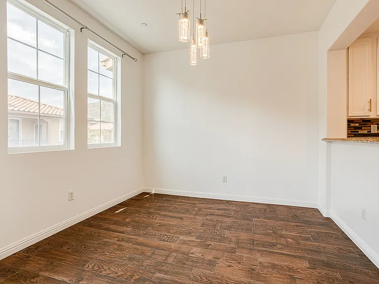28566 Herrera St — Photo 12