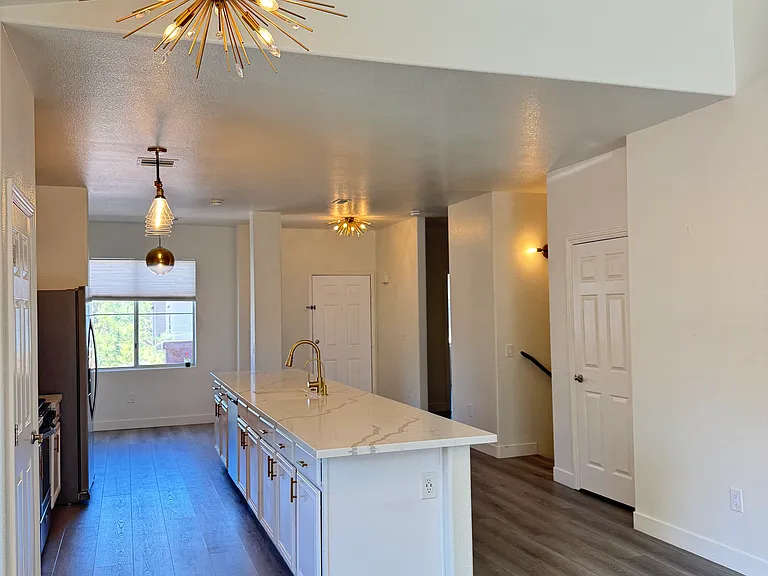 817 Peachy Canyon Cir #203 — Photo 6