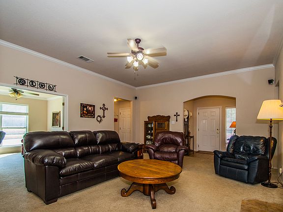 5th image of 926 White Marlin Dr