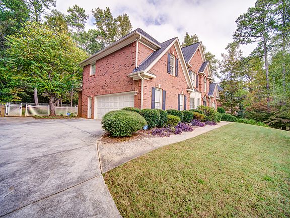 4th image of 2671 Wellington Way SE