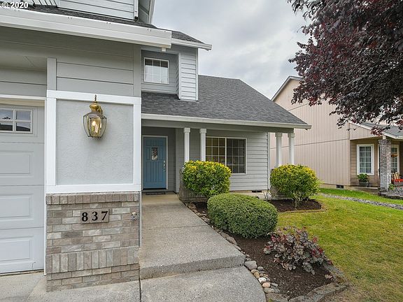 3rd image of 837 E 15th Cir