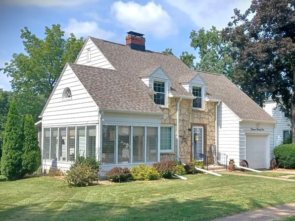 1324 Caroline Ave, Clinton, IA 52732